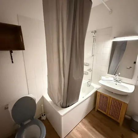 Georges - 1 Bedroom - Old *